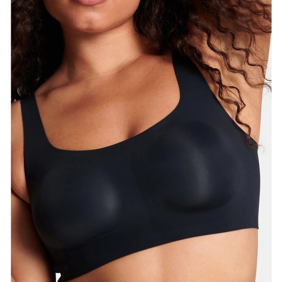 The Bobbie Scoop Bra In Black